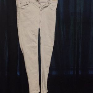 White jeans size 7
